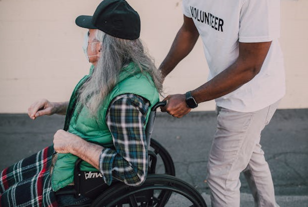 Assisted Living vs. In-Home Care: Which is Right for Your Loved One?